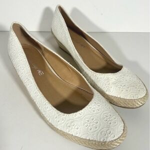 American Eagle Womens White Eyelet Lace Espadrille Low Wedge Shoes Size 9.5 AE